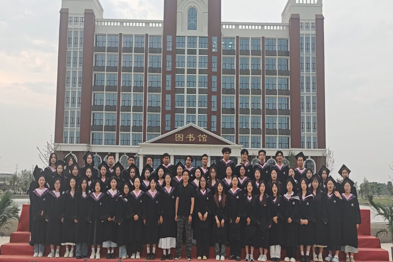 会计学本科2103班-文件-561cdcd5e6b1b207a26e7b136a28dbef.jpg