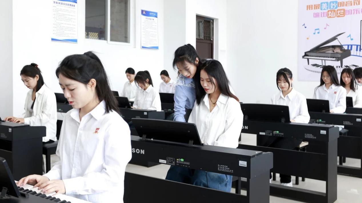 6451d6e37f90d8d8ea2e9e095fea57ea